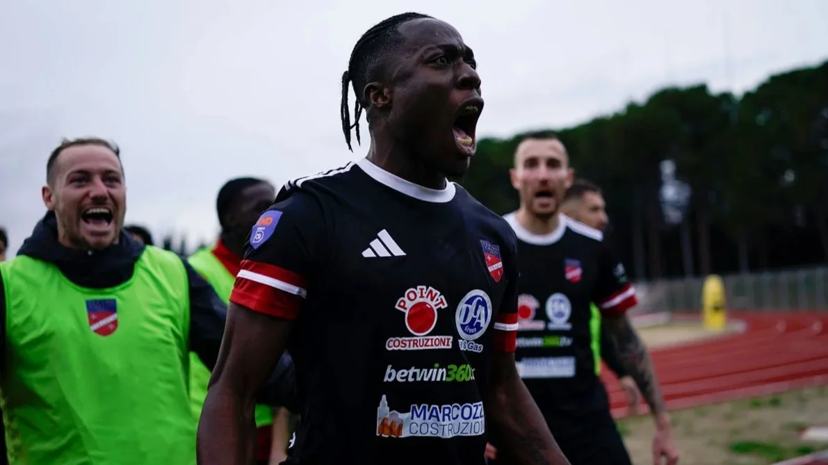 Calcio, Teramo: Njambe resta in biancorosso