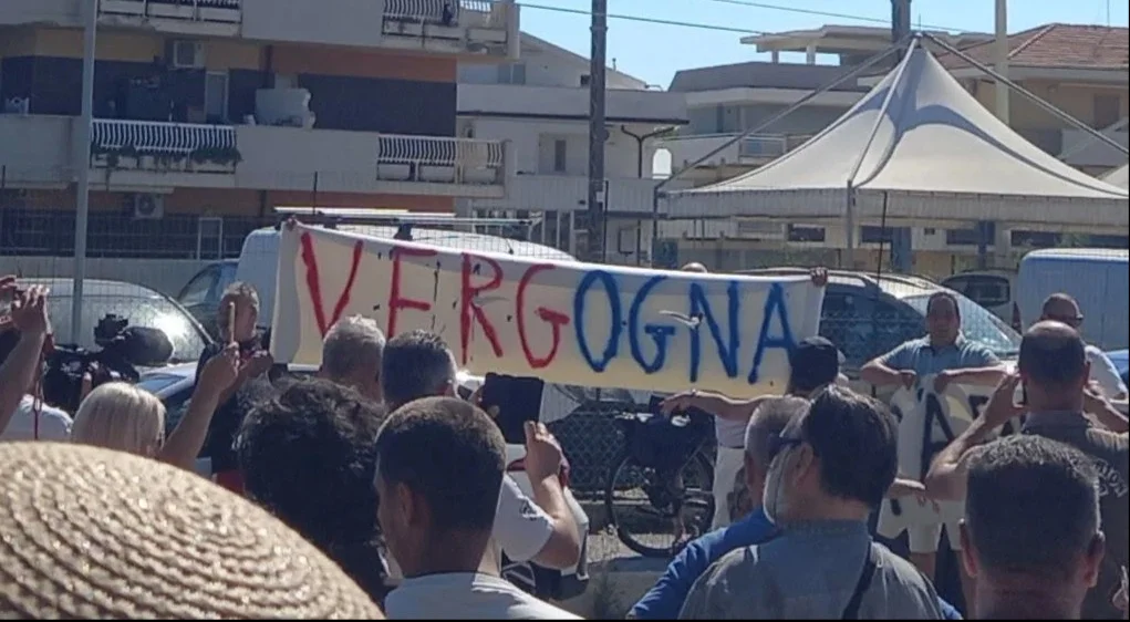 VIDEO | Riaprite la Sp 29 a Silvi: manifestanti bloccano la Statale 16