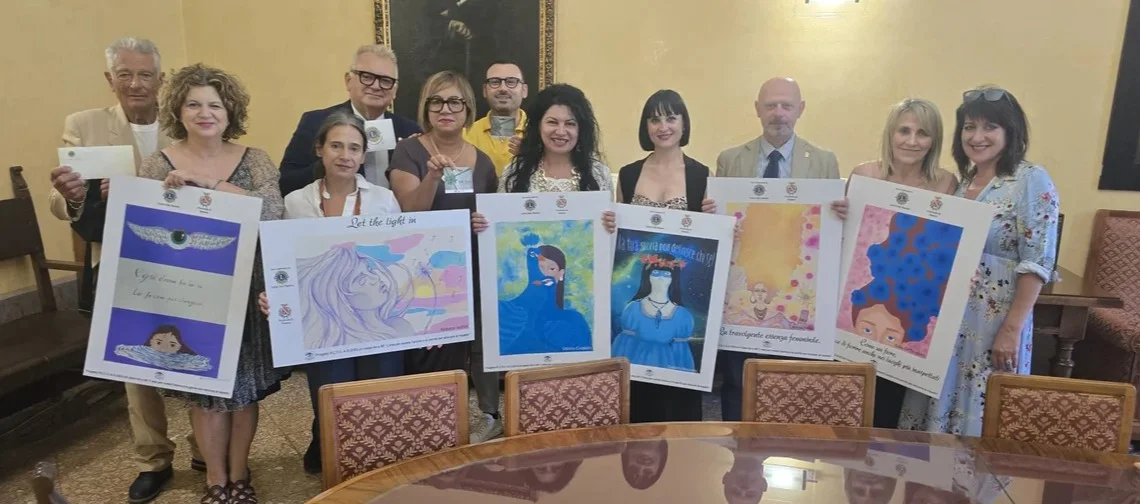 FOTO | Teramo, i Lions donano buoni spesa al Centro Antiviolenza “La Fenice”