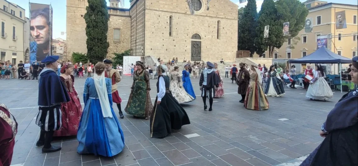 FOTO | Nel solco della storia: il ritorno della Regina Giovanna D'Aragona a Teramo