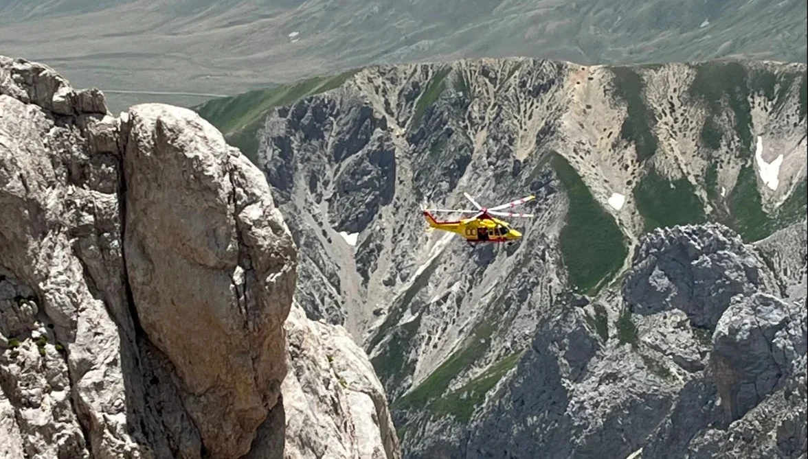 VIDEO | Alpinista ferito sul Corno Grande: intervento del Soccorso Alpino