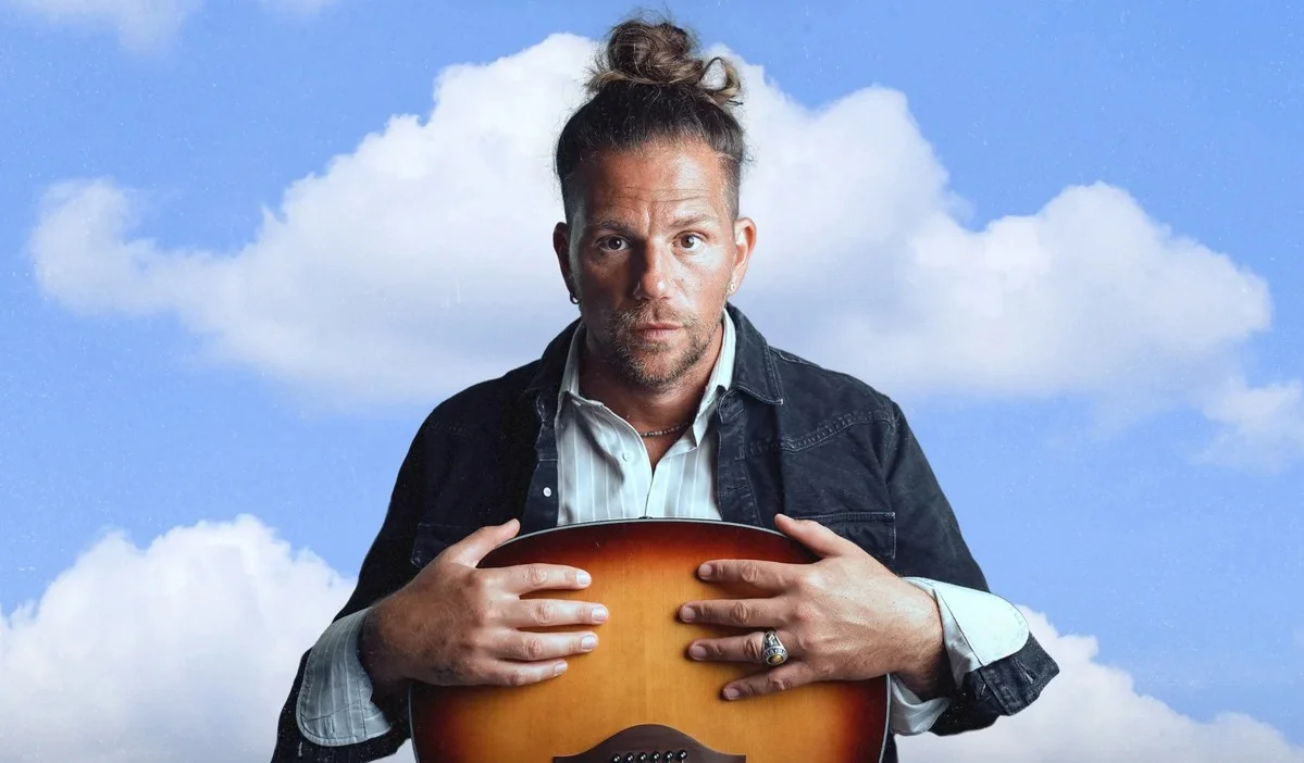 Enrico Nigiotti in concerto a Mosciano Sant'Angelo giovedì 30 luglio