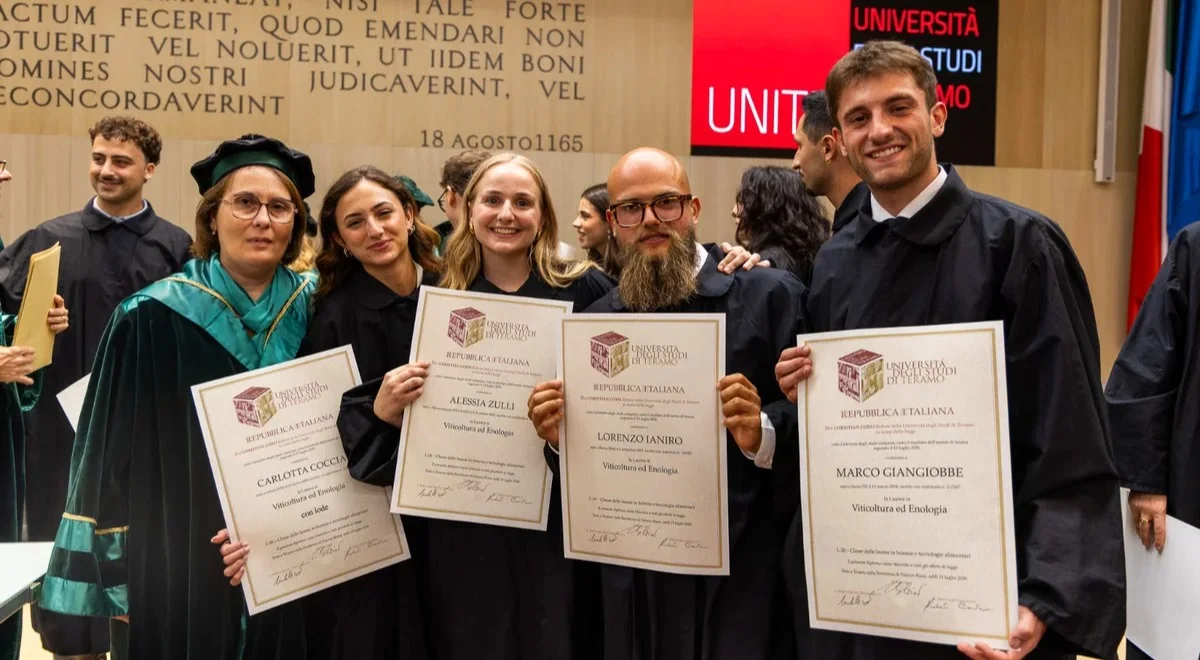 UniTE, quattro nuovi laureati in enologia: c'è una tesi sul vino del futuro