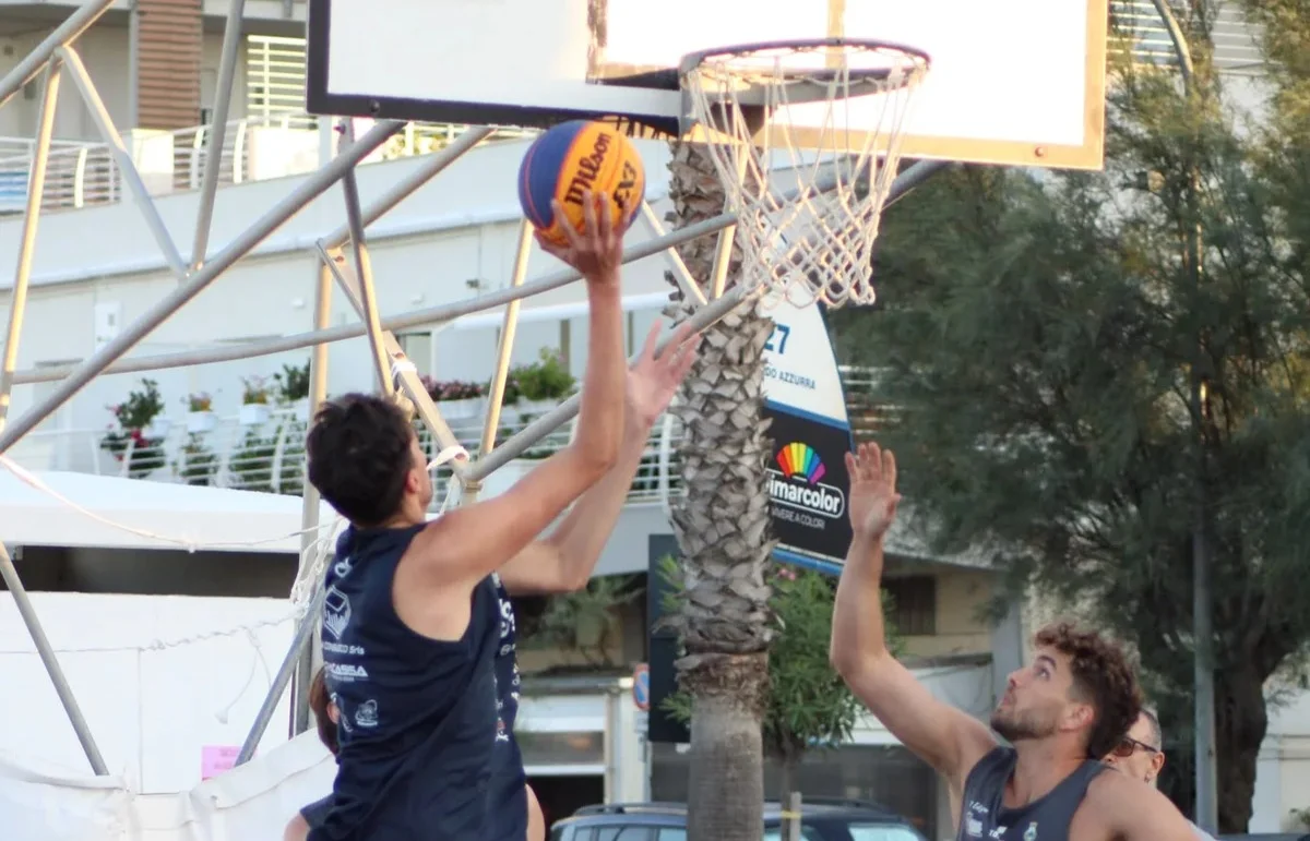 FOTO | Torneo di basket 3 vs 3 Dino’Stars, dal 28 luglio al 2 agosto a Roseto degli Abruzzi