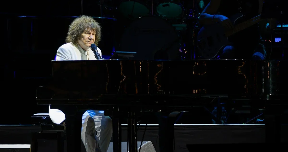 Riccardo Cocciante domenica a Teramo in piazza Martiri