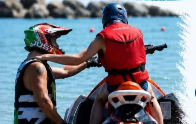 Il mare non ha barriere: disabili in moto d’acqua a Giulianova
