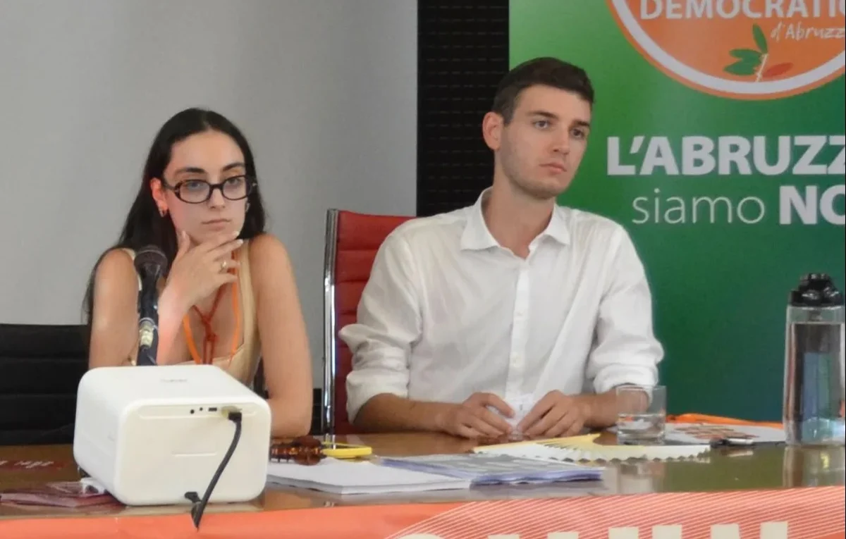 Emorragia di giovani: "Detassiamo l'Irpef per gli under 35"