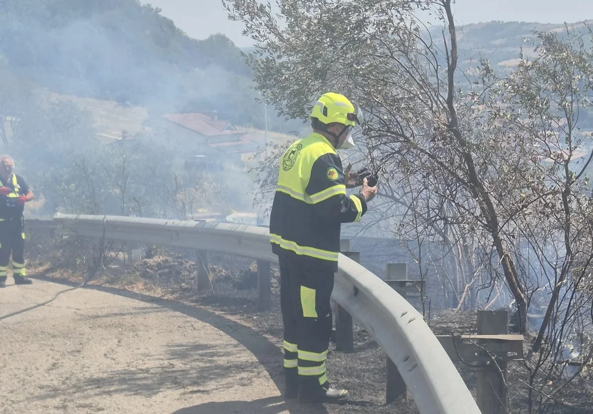 FOTO | Incendio Montorio, Altitonante: situazione sotto controllo