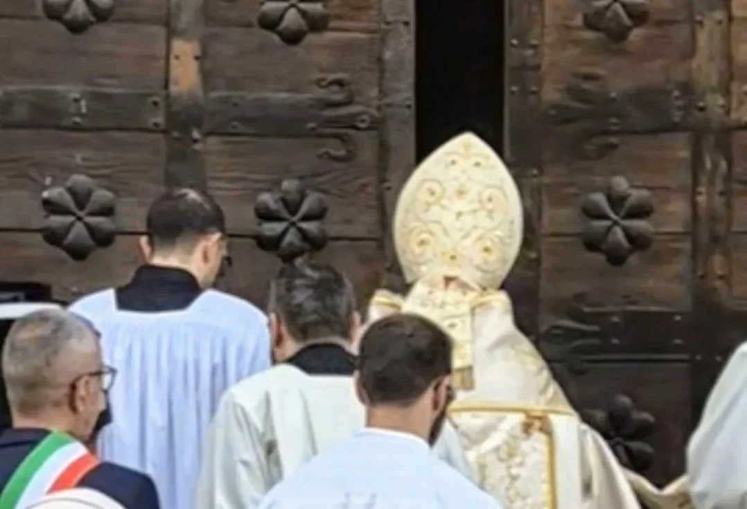 Atri, torna il rito secolare della Porta Santa nella Concattedrale