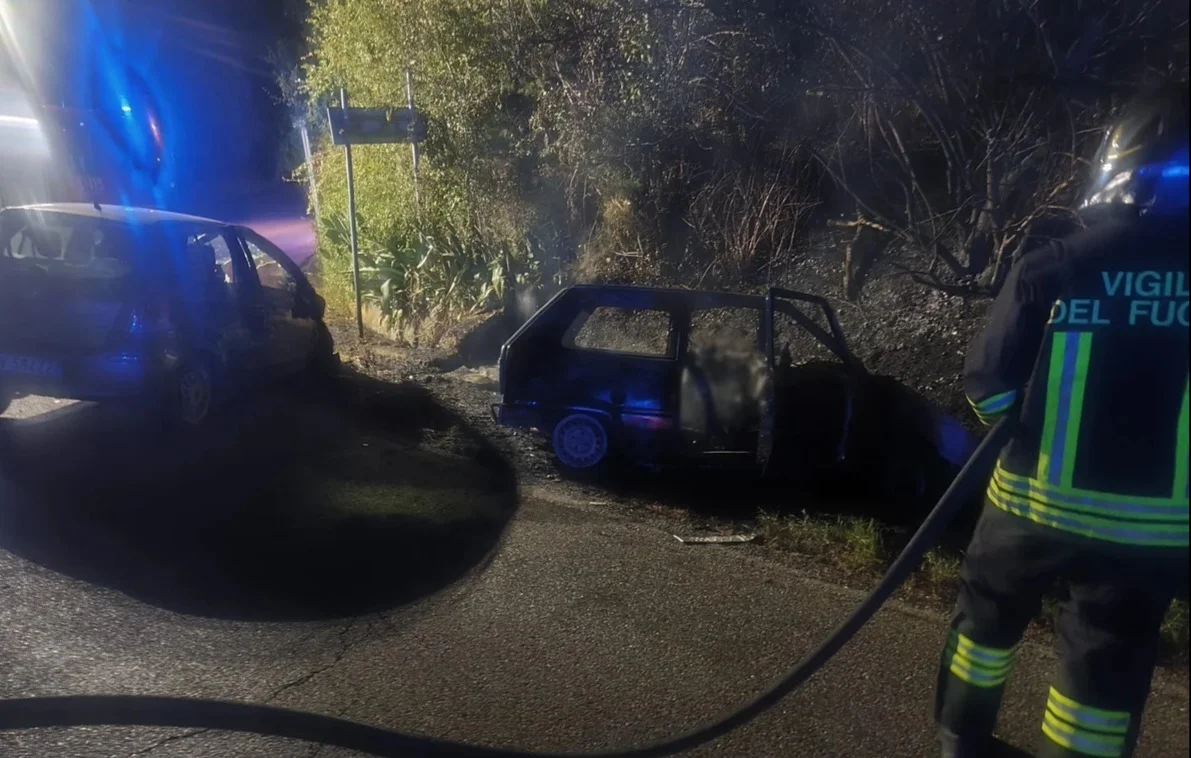 Favale, perde la vita a 28 anni nell'auto a fuoco dopo un impatto con altra vettura