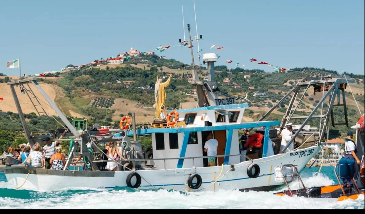 VIDEO | Festa patronale in mare di Roseto degli Abruzzi