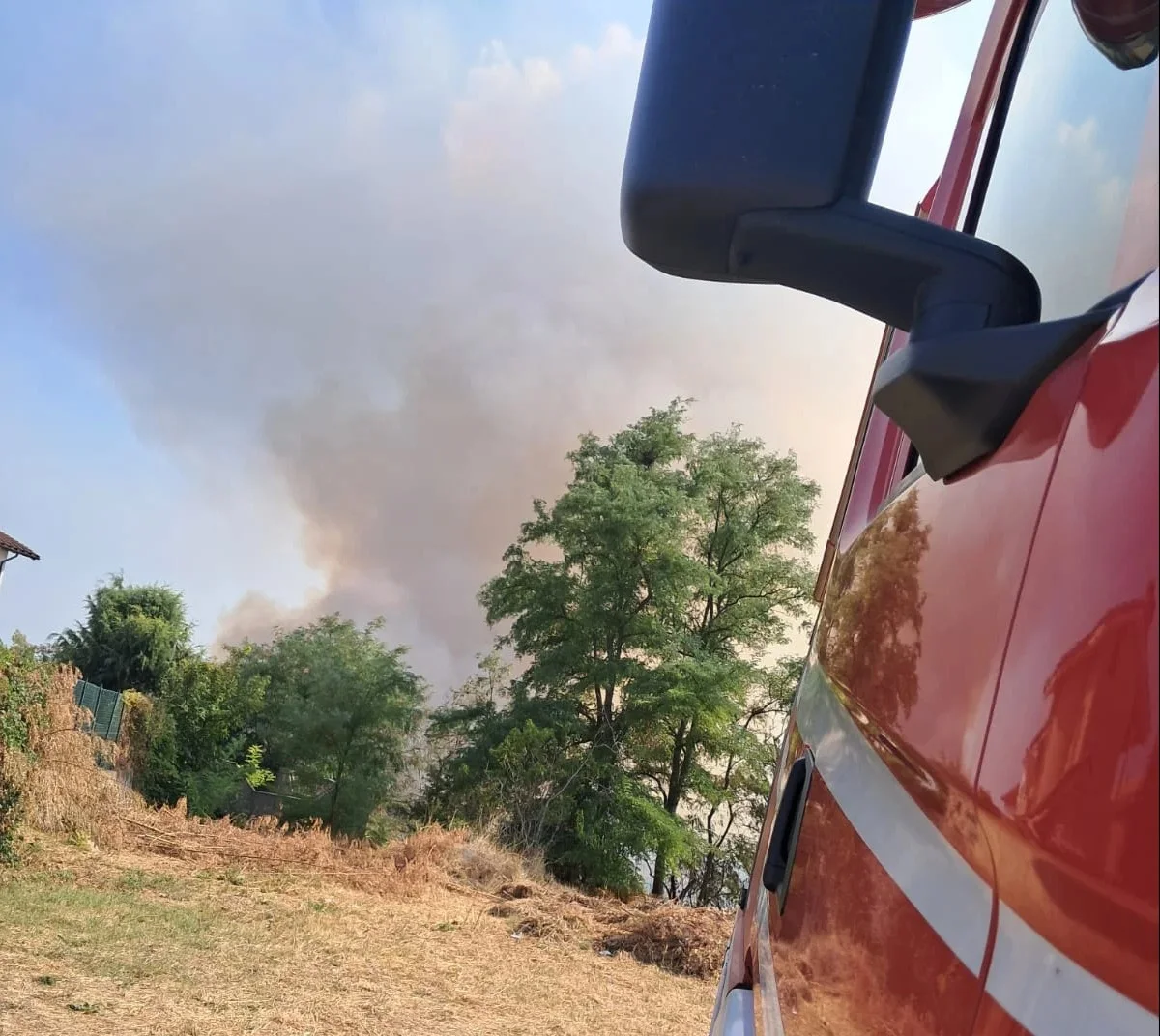 Nottata e giornata di incendi nel teramano