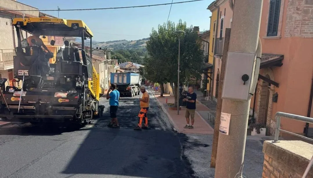 FOTO | Frazione di Leognano, proseguono i lavori di riqualificazione