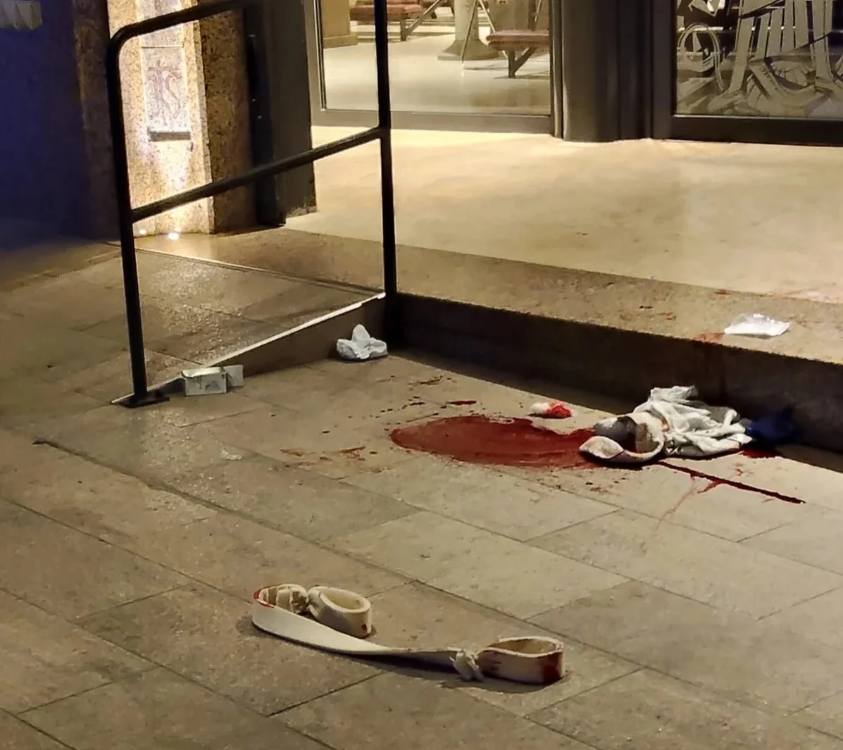 Lite e ferimento in via Pannella: 25enne accoltellato a Teramo