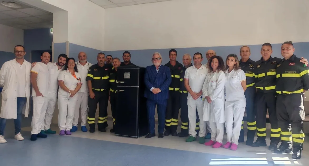 Mazzini, i Vigili del fuoco donano un frigorifero alla Pneumologia