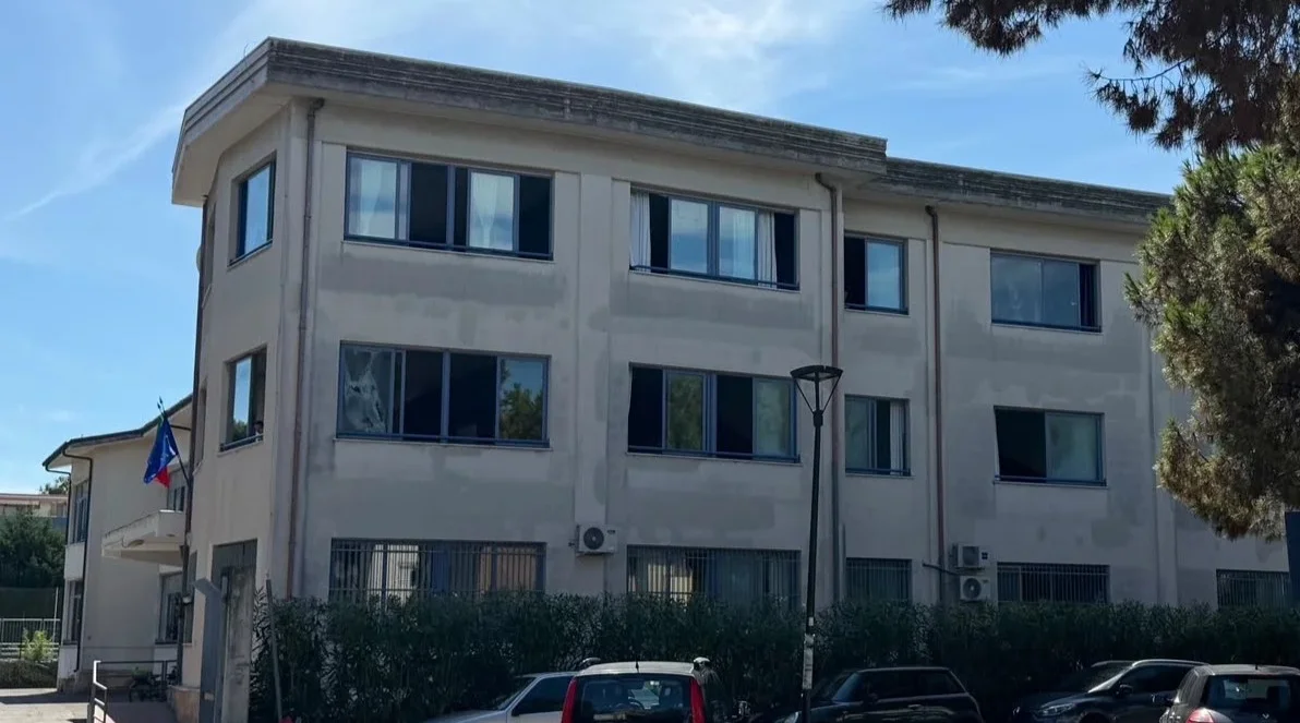 Scuola secondaria di primo grado di via Verona a Pineto, 1 mln. per l'efficientamento energetico