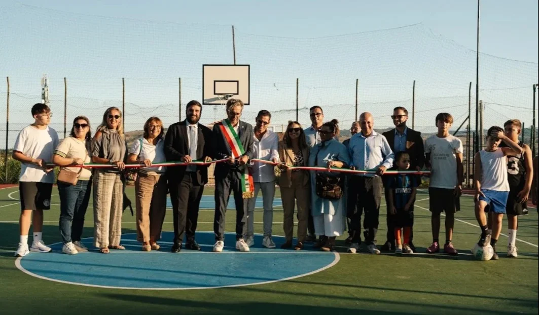 Voltarrosto, taglio del nastro per il campo sportivo polivalente rinnovato