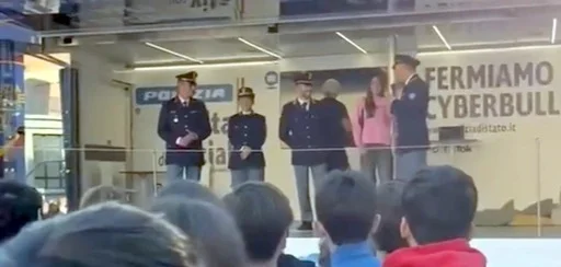 “Una Vita da Social”, la Polizia di Stato incontra gli studenti