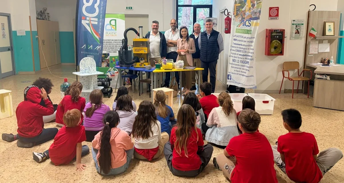 Pineto, nelle scuole il laboratorio dedicato al riutilizzo della plastica