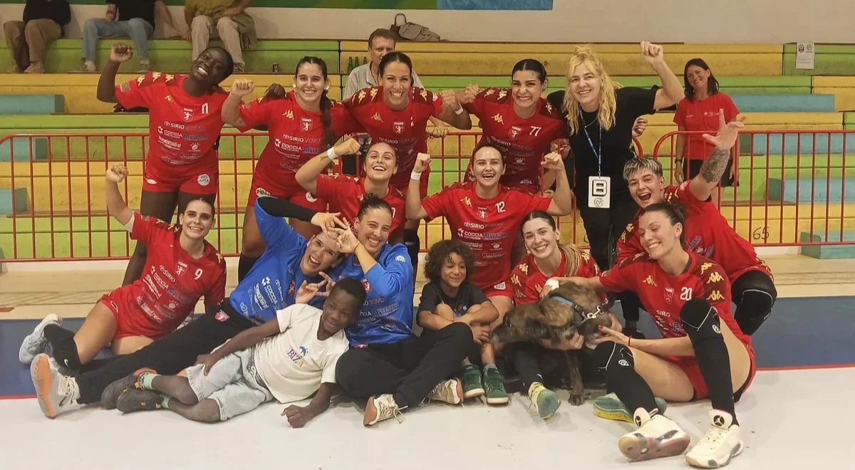 Handball, teramane da sogno: sono ancora in vetta