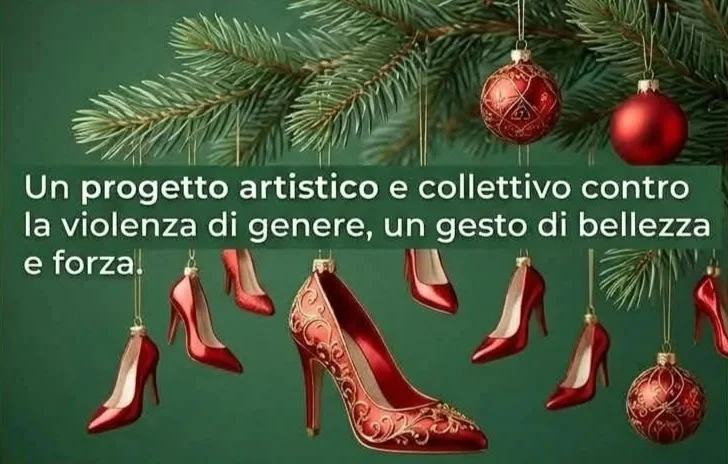 L’arte contro la violenza, a Roseto un albero di Natale con le scarpette d'autore