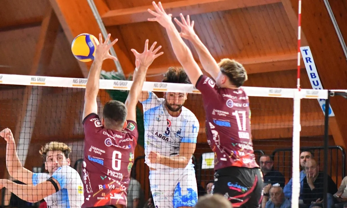 Volley A2, Abba Pineto frena al debutto (2-3) contro Reggio Calabria