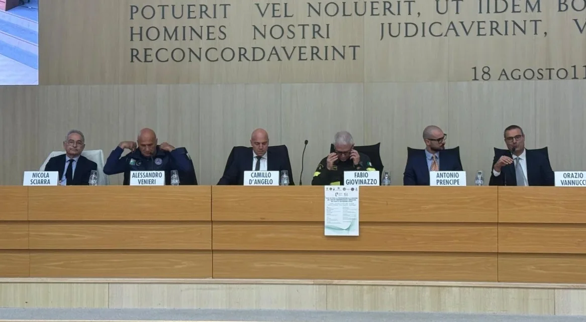 FOTO e VIDEO | Protezione civile, fare sistema per pianificare l'emergenza. Scelli: "Ci vogliono prevenzione e risorse, per non fare conta dei danni poi"