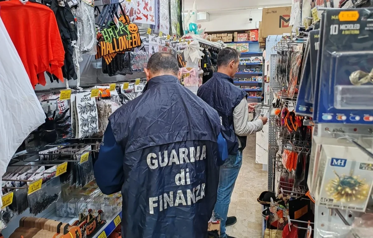 Halloween, sequestrati a Tortoreto 5.000 prodotti contraffatti