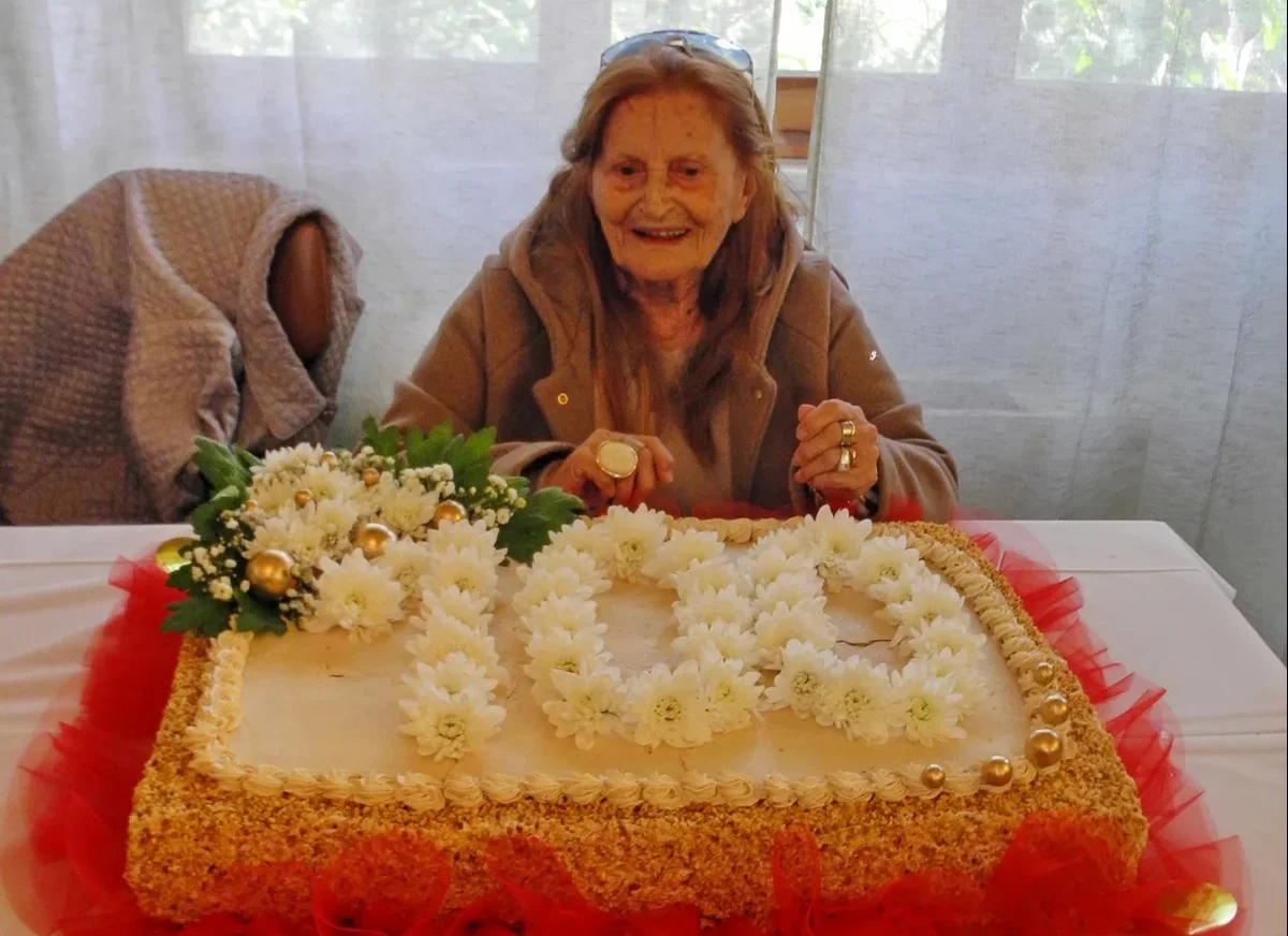 FOTO | Isola G.S. ha festeggiato i 100 anni della Maestra Wanda