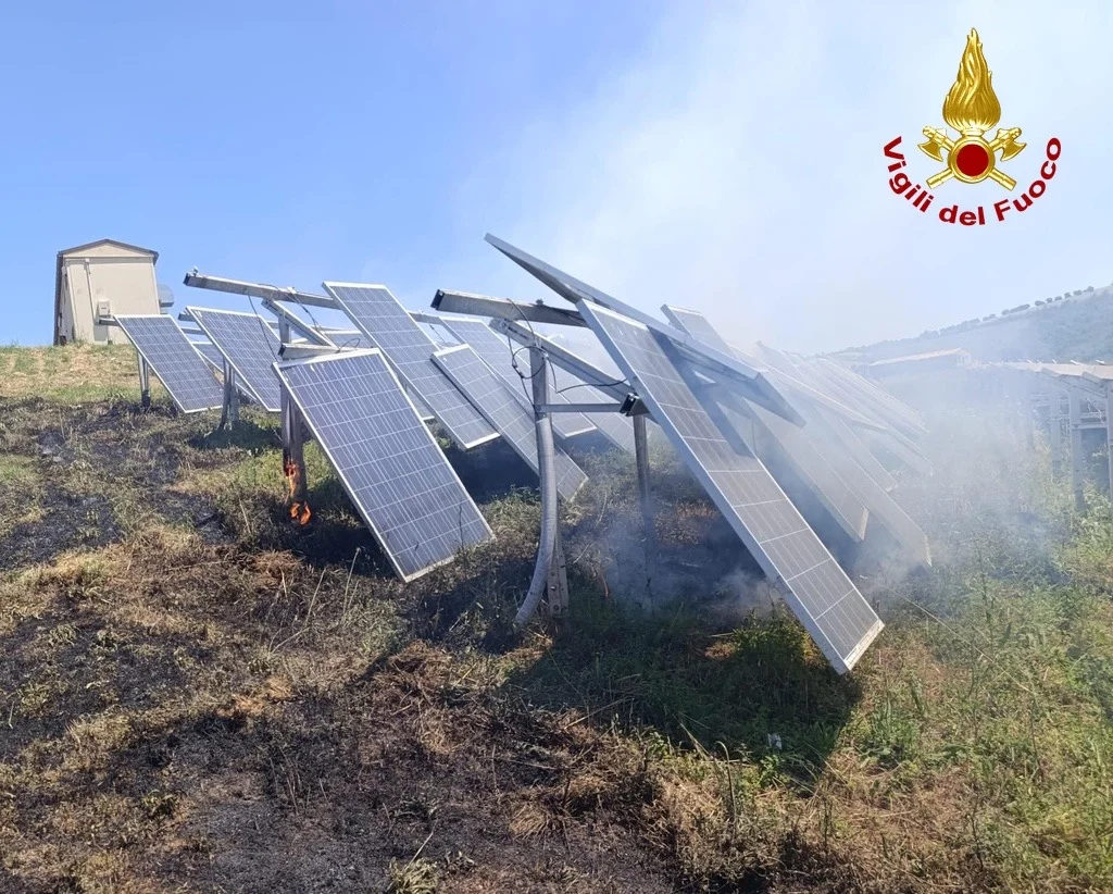 Incendio tra Cellino e Cermignano, 20 ettari di bosco andati in fiamme