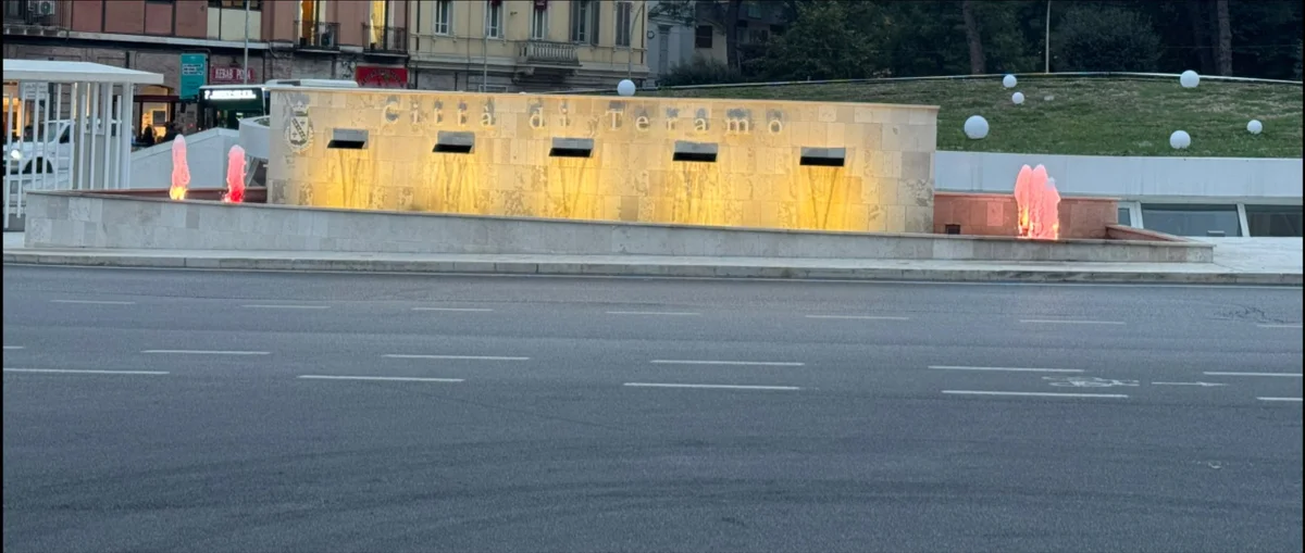 Prevenzione del tumore al seno, la fontana di Piazza Garibaldi illuminata di rosa ad ottobre