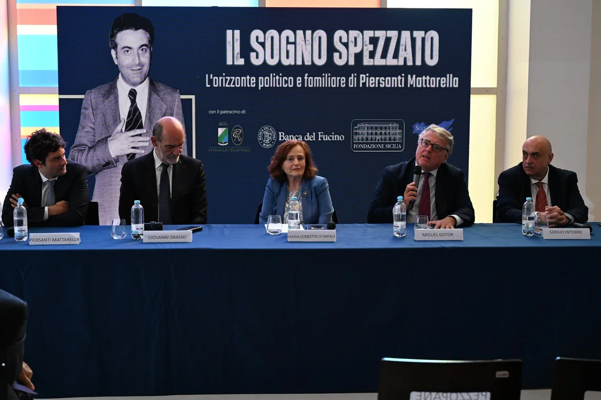 Banca del Fucino presenta a L'Aquila la mostra fotografica dedicata a Piersanti Mattarella