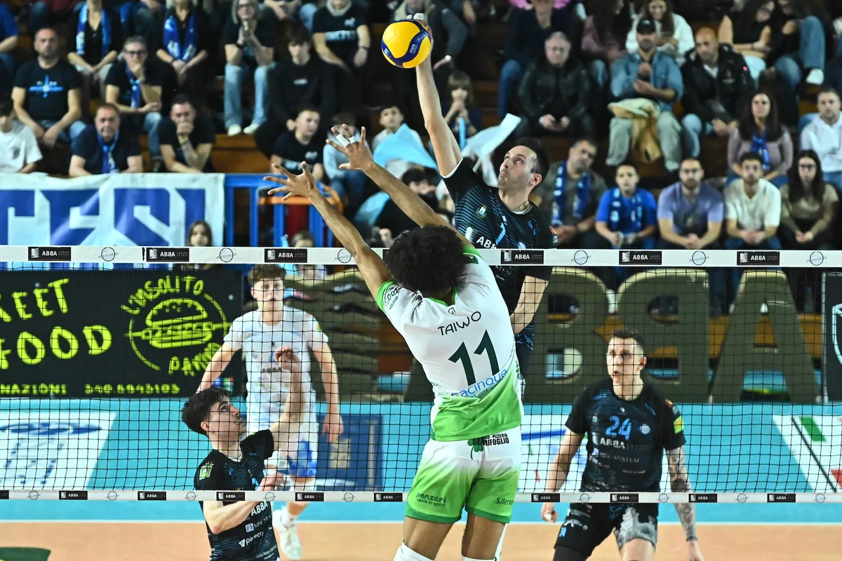 Volley A2, Pineto sbaraglia Cantù e sale sul podio