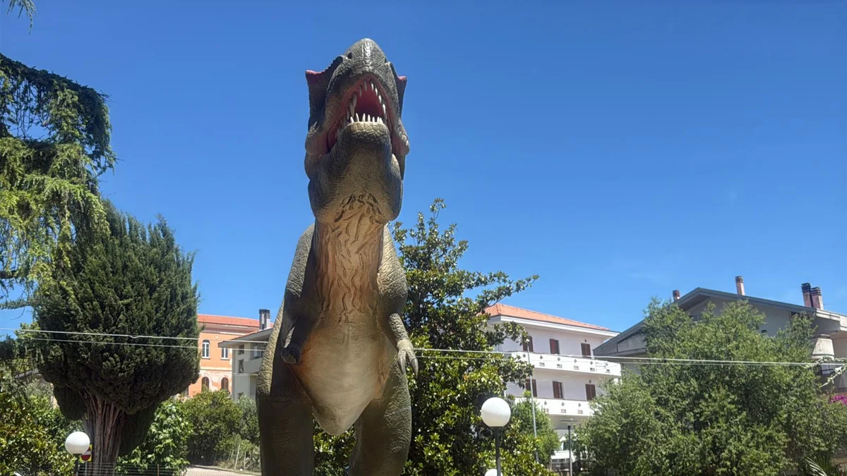 FOTO e VIDEO | Dinosauri "in carne ed ossa" per la valorizzazione turistica di Notaresco