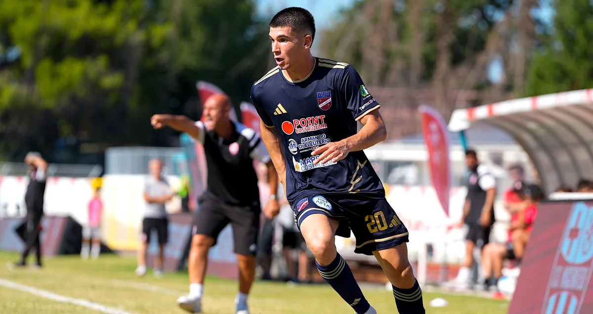 Calcio D/F, il Teramo e il difensore Mariani si separano