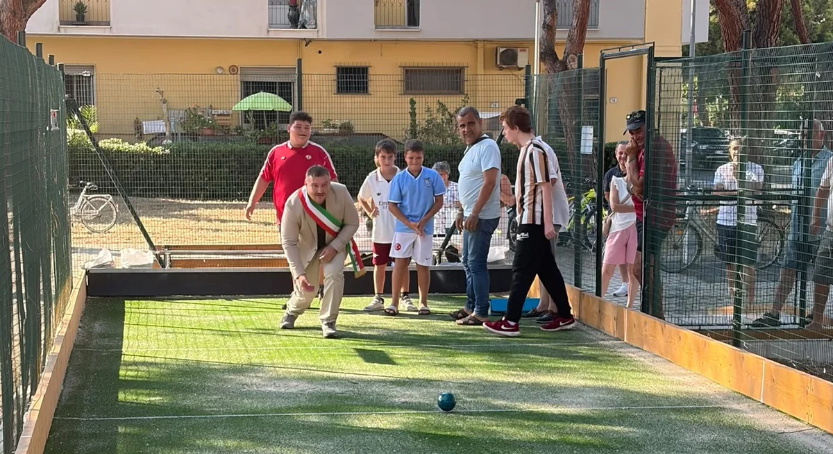 Silvi, aperto il nuovo campo di bocce in piazza Colatriani