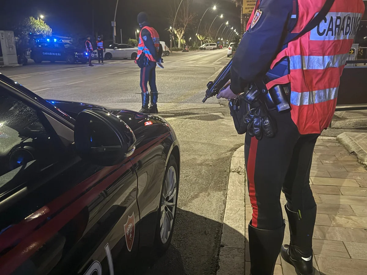 Trovate con carte d'identità rubate: denunciato per ricettazione