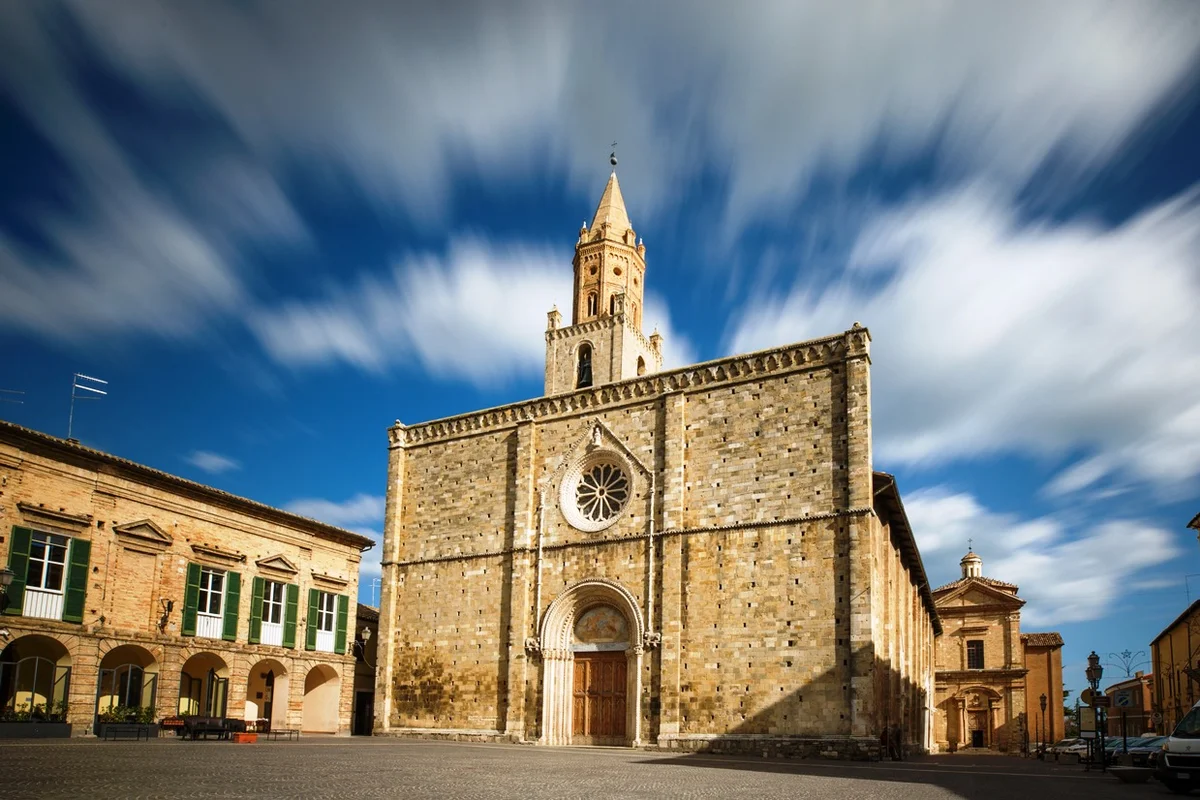 Pasqua ad Atri tra arte, storia e natura