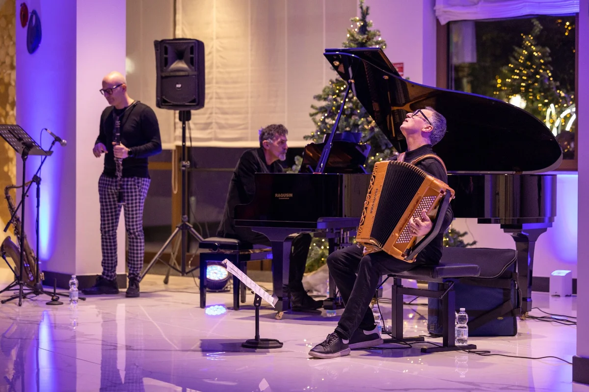 Roseto saluta il 2026: Villa Paris gremita per il Daniele Falasca Trio