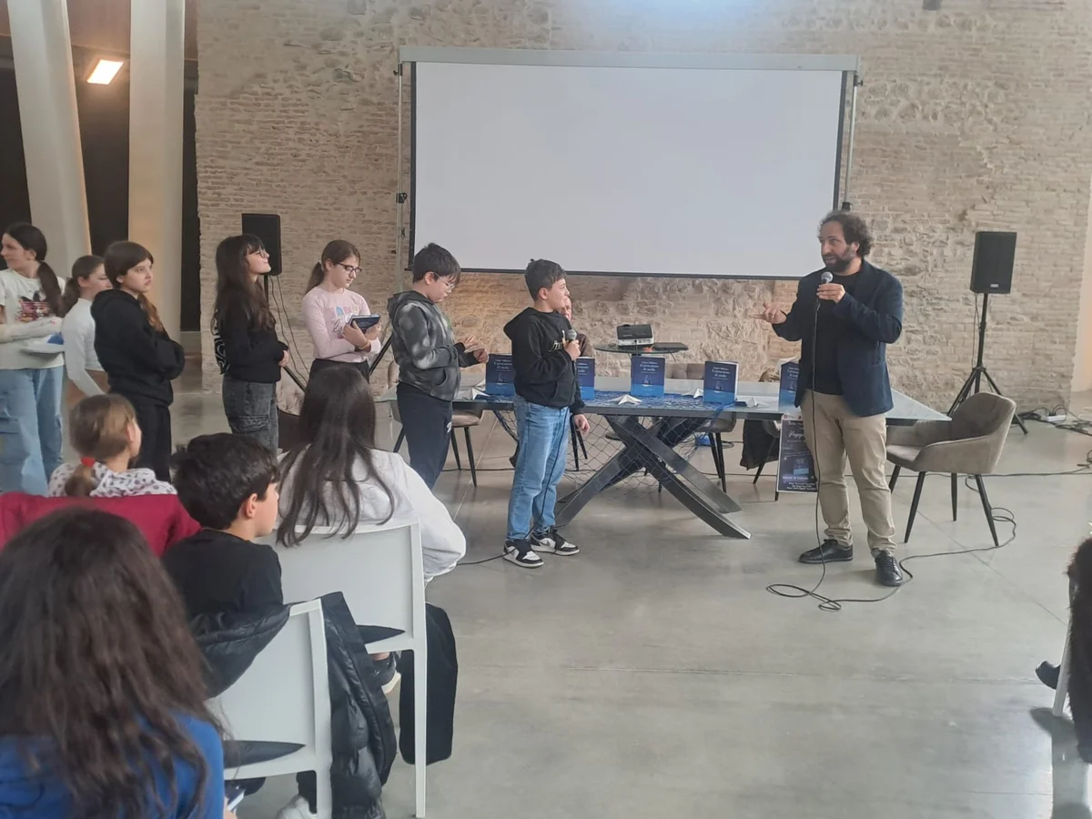 Teramo, l’universo di Peppe Millanta incanta l’Istituto Torricella-Zippilli-Lucidi