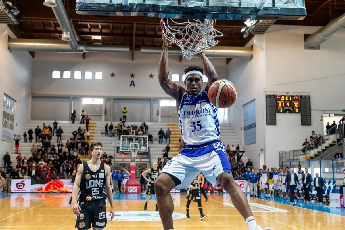 Rosa d’Argento all'ex del basket rosetano Brandon Sherrod