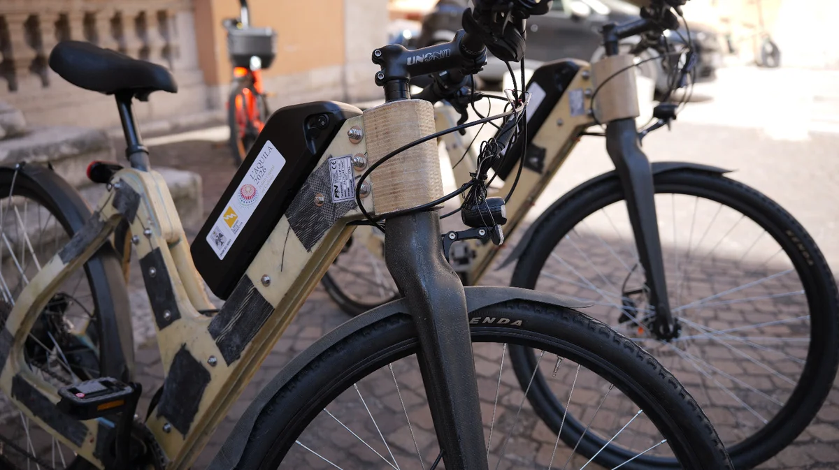 Mobilità sostenibile, consegnate due e-bike all'Università de L'Aquila