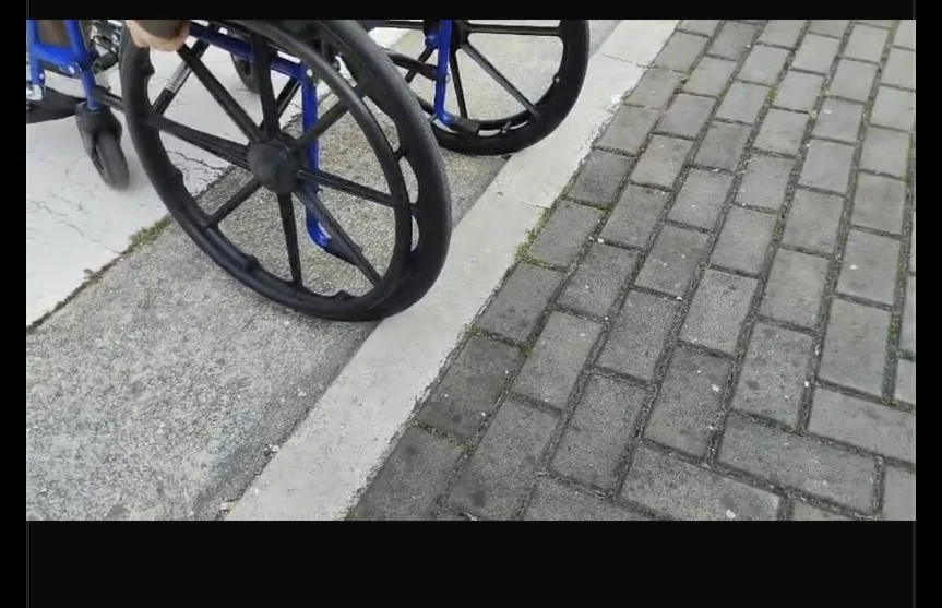 FOTO | Che fine ha fatto il pontile della Del Sordo a Tortoreto?