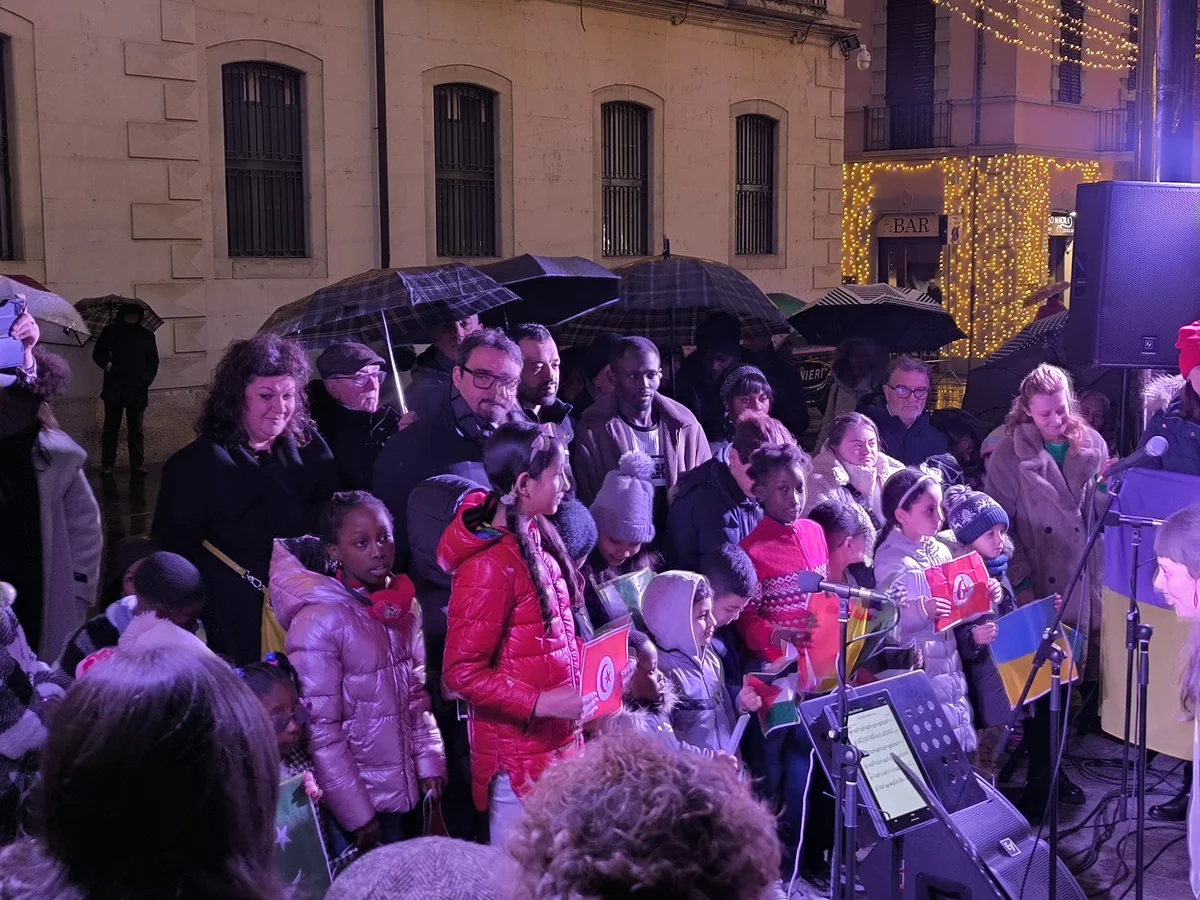 FOTO | Fiamma Olimpica, il saluto di Gianguido D'Alberto