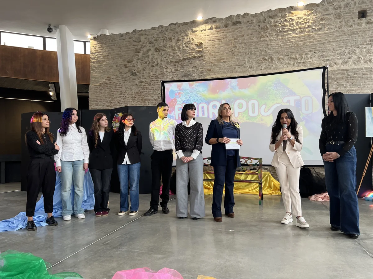 FOTO e VIDEO | Riflessioni ed esperienze di pari opportunità nell'evento con i "Fuori Posto"