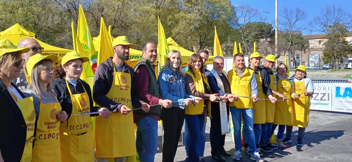 FOTO e VIDEO | Campagna Amica, via al mercato di Coldiretti a Teramo