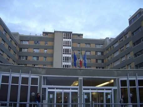 Violenta lite in famiglia a Castel Castagna:  il giovane è ancora ricoverato in Terapia intensiva al Mazzini