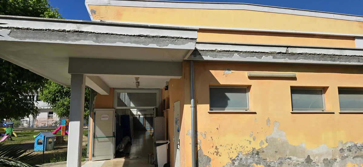 Roseto, scuola di via Piemonte: 201 firme contro l’incuria