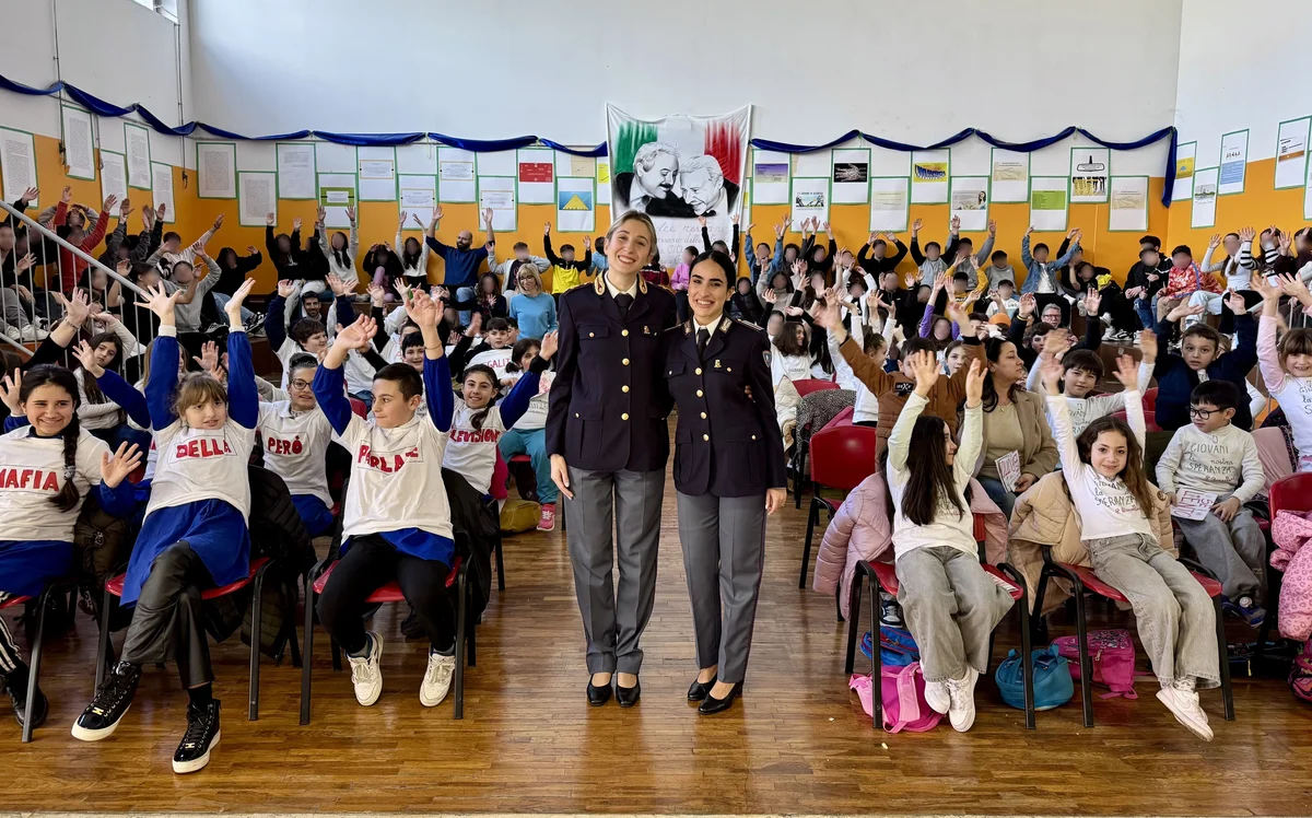 La polizia di Stato incontra gli studenti dell'IC Falcone e Borsellino