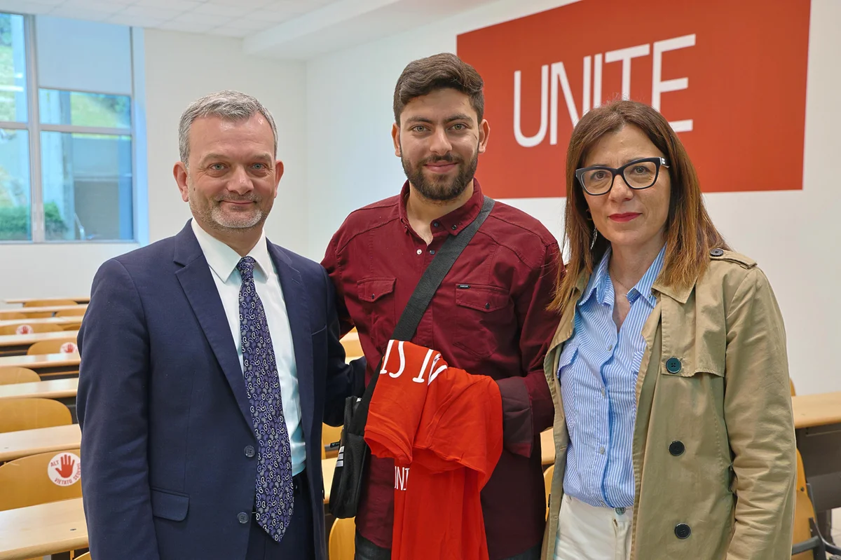 Osama Mansour, studente palestinese di Gaza, accolto dal Rettore di Unite Corsi